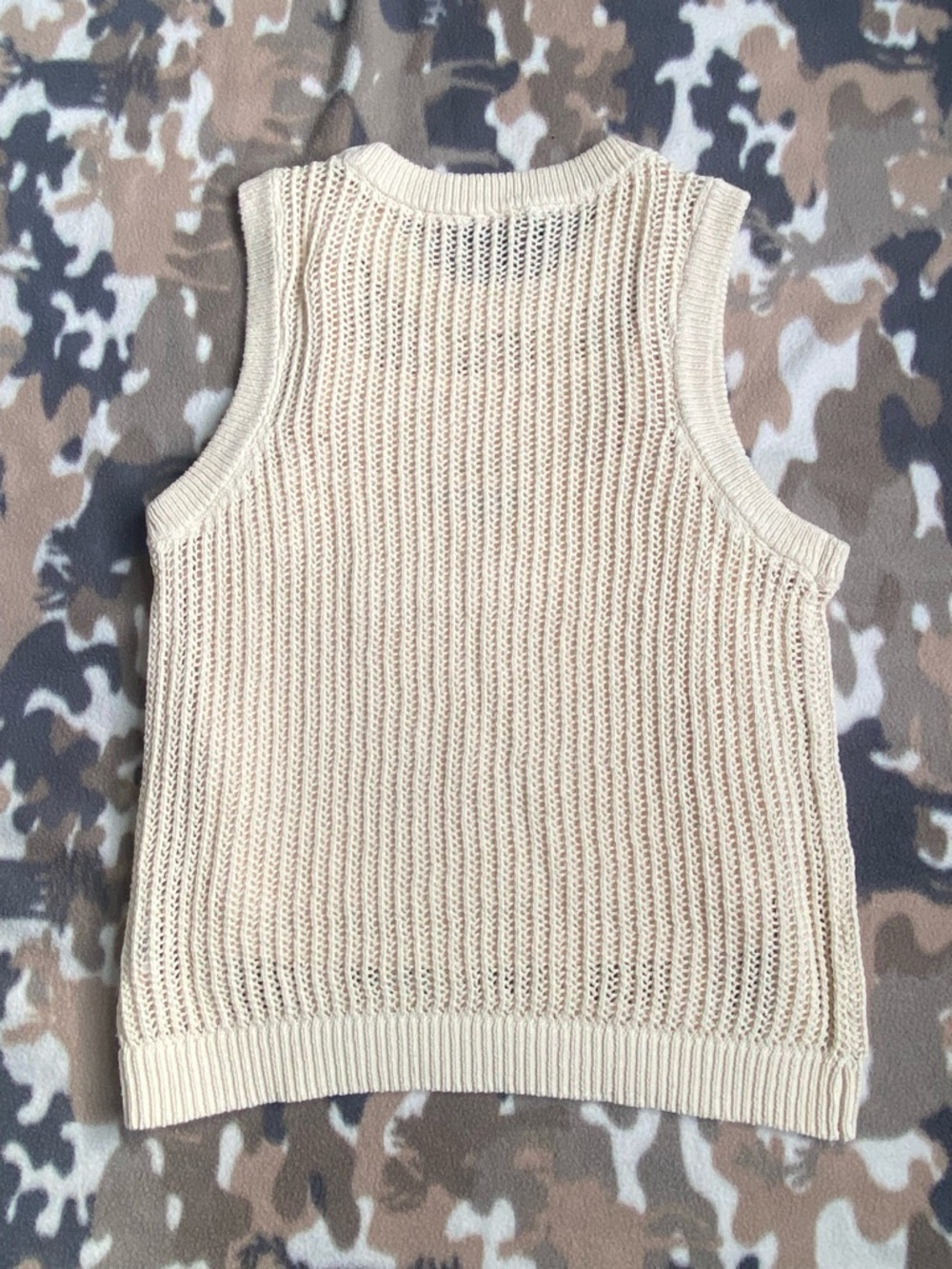 Rachel Roy Ivory Mesh Crochet Sweater Vest Sleeveless Open Knit Crewneck Medium. - Picture 5 of 11